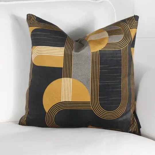 ( Fait au Québec ) - Coussin RÉTRO Coussins  ,disponible chez Literie-Déco et moi 