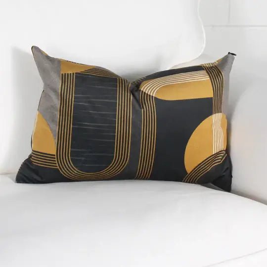 ( Fait au Québec ) - Coussin RÉTRO Coussins  ,disponible chez Literie-Déco et moi 