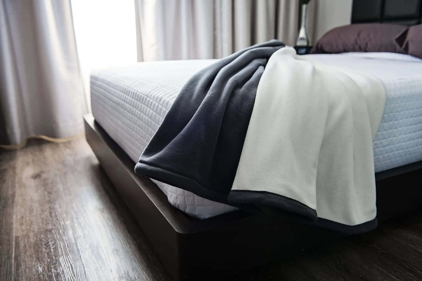 ( FAIT AU QUÉBEC) Couverture en Molleton ( 6 teintes disponibles ) - Couvertures Zénima - $49.99! Literie-Déco et moi 