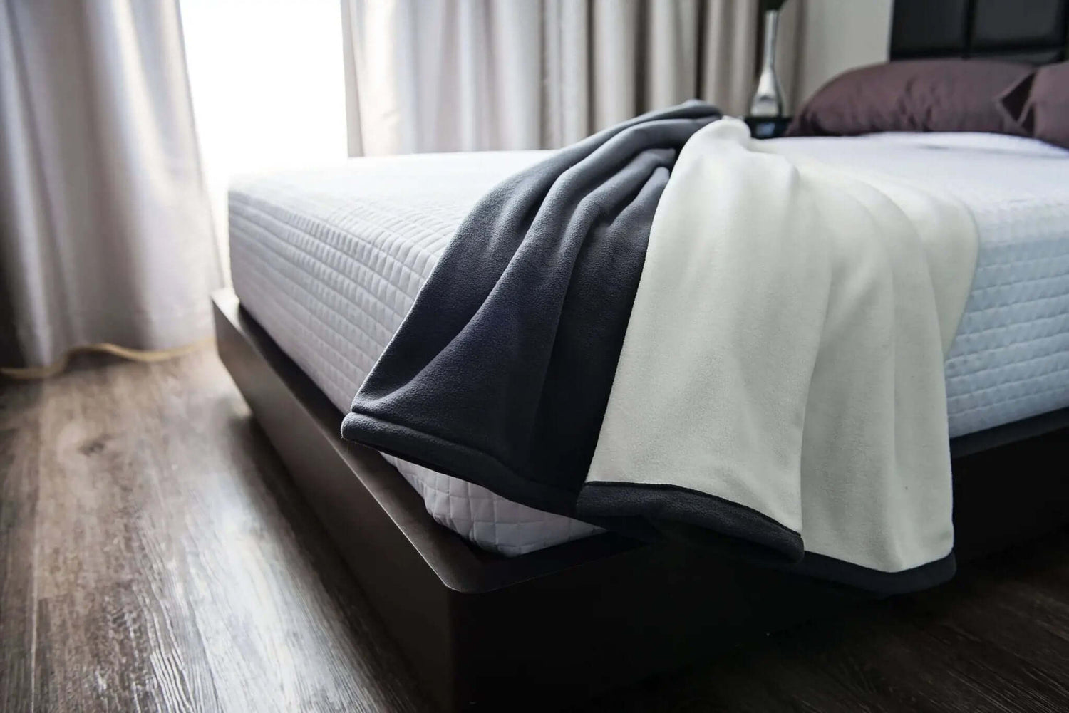 ( FAIT AU QUÉBEC) Couverture en Molleton ( 6 teintes disponibles ) - Couvertures Zénima - $49.99! Literie-Déco et moi 