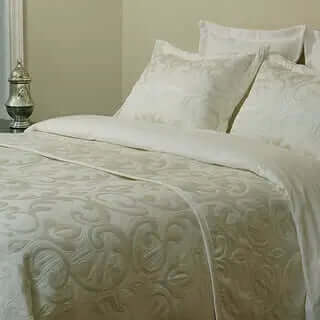 FAIT AU QUÉBEC - Couvre-lit LYDIA - Couvre-lit CHÉNÉ - $399.99! Literie-Déco et moi 