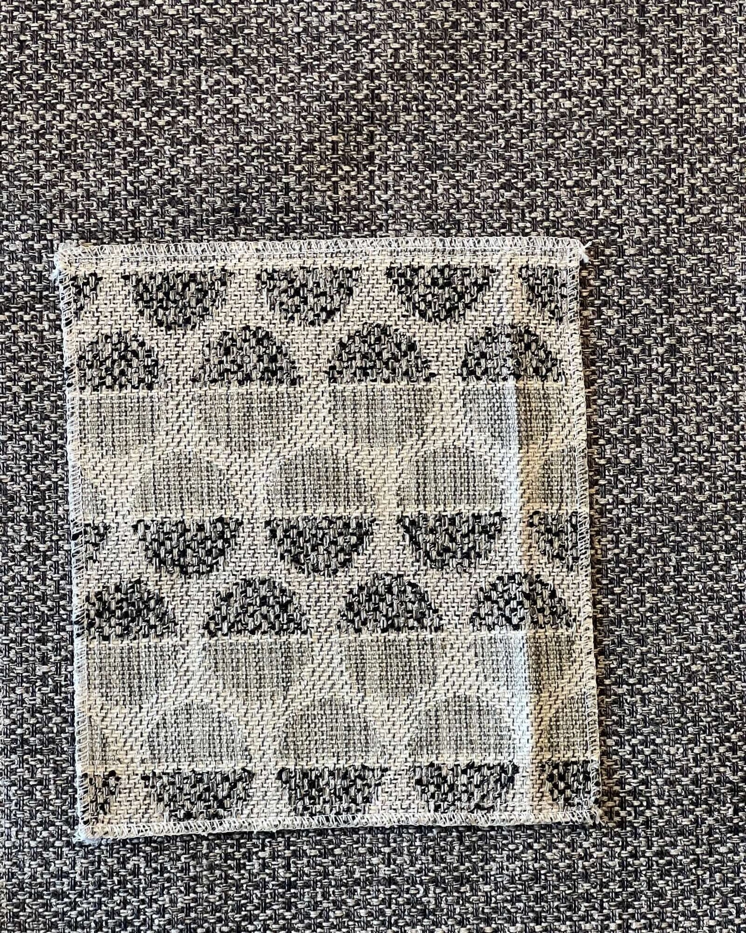 FAIT AU QUÉBEC - Couvre - lit MAXIMA réversible ( Gris ) - Literie - Déco et moi