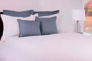 FAIT AU QUÉBEC- Ensemble de housse de couette MAXENCE ( gris pâle ) - Housse de couette CHÉNÉ - $279.99! Literie-Déco et moi