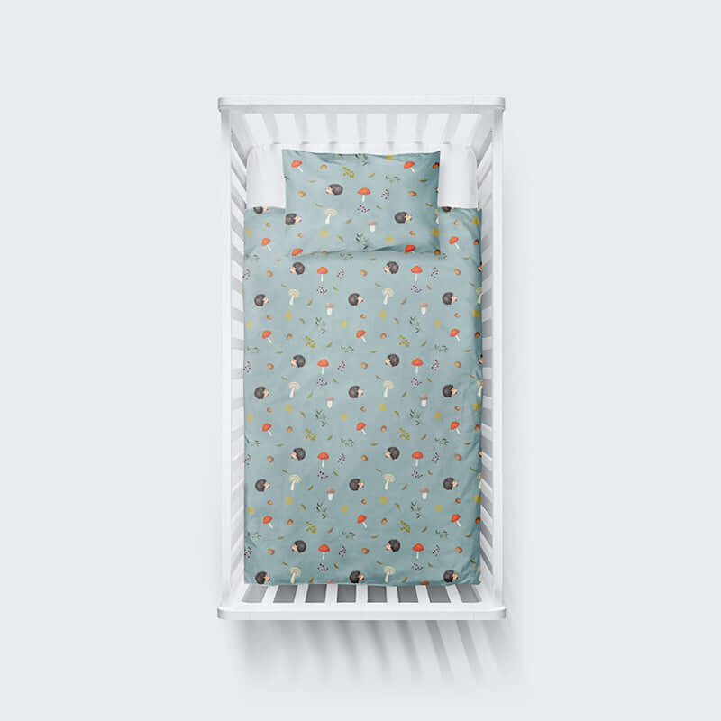 ( Fait au Québec) Ensemble de literie pour bébé- HÉRISSON ET CHAMPIGNONS ( Turquoise) housses de couette bébé  ,disponible chez Literie-Déco et moi 