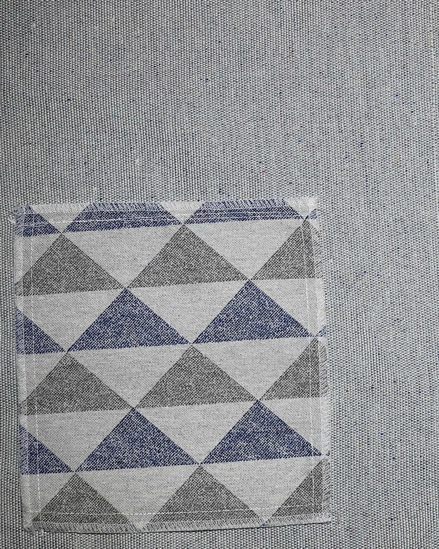 ( Fait au Québec ) Ensemble douillette VÉNUS ( Gris ) Douillette  ,disponible chez Literie-Déco et moi 