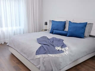( Fait au Québec ) Ensemble housse de couette JULES ( Gris ) Housse de couette  ,disponible chez Literie-Déco et moi 