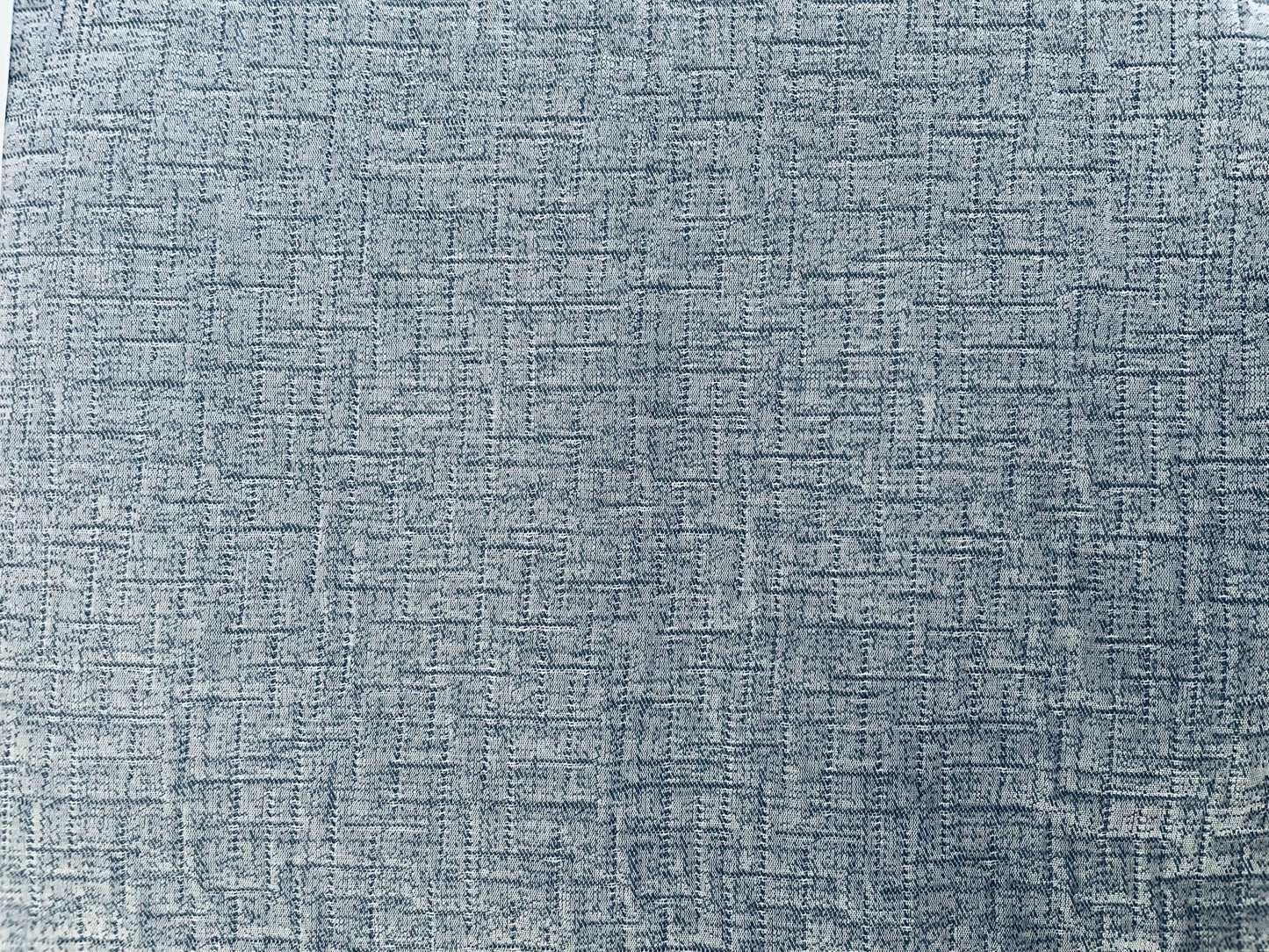 FAIT AU QUÉBEC - Couvre-lit SAPHIR ( Blanc-bleu ) couvre-lits  ,disponible chez Literie-Déco et moi 