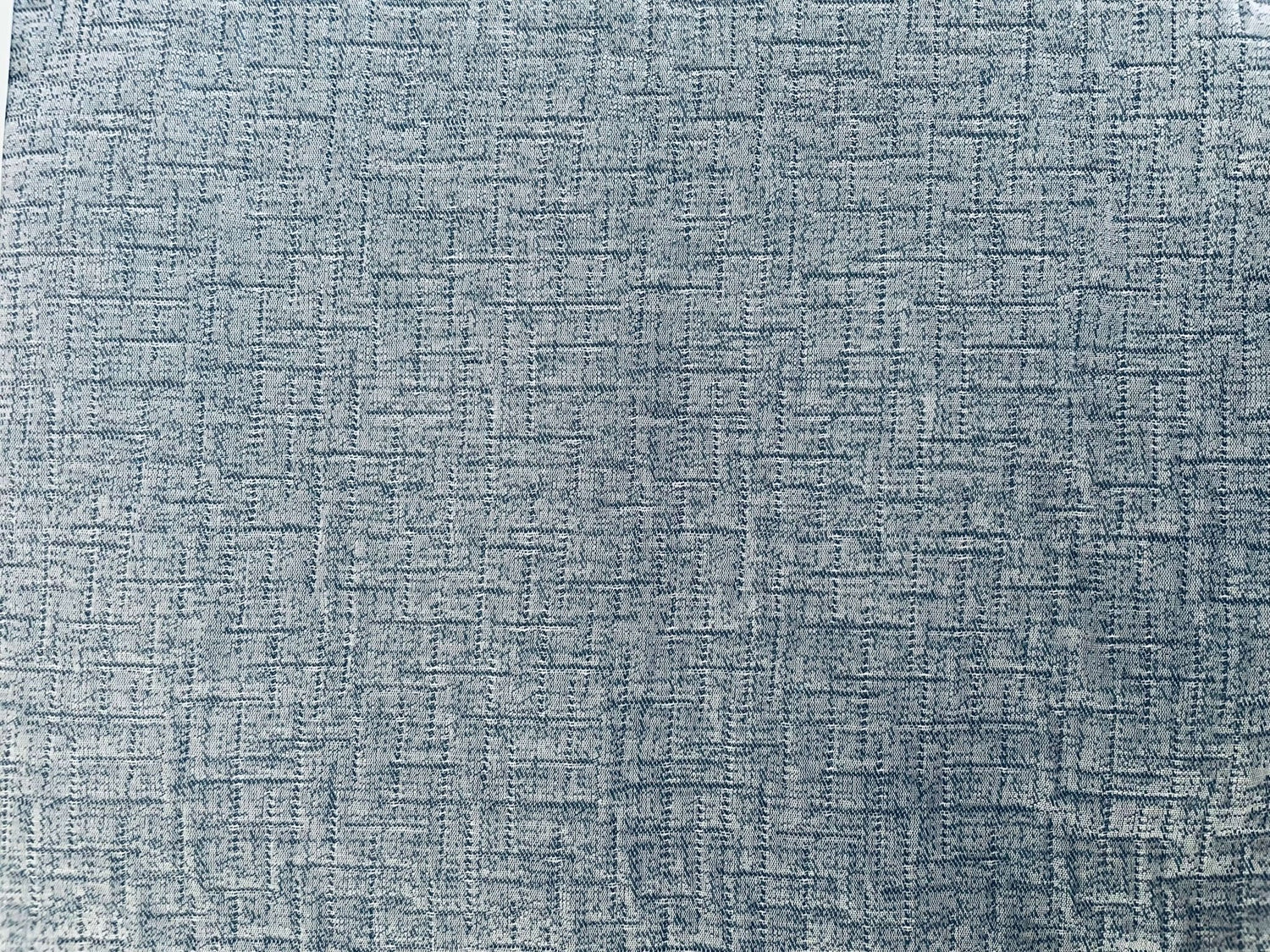 FAIT AU QUÉBEC - Couvre-lit SAPHIR ( Blanc-bleu ) couvre-lits  ,disponible chez Literie-Déco et moi 