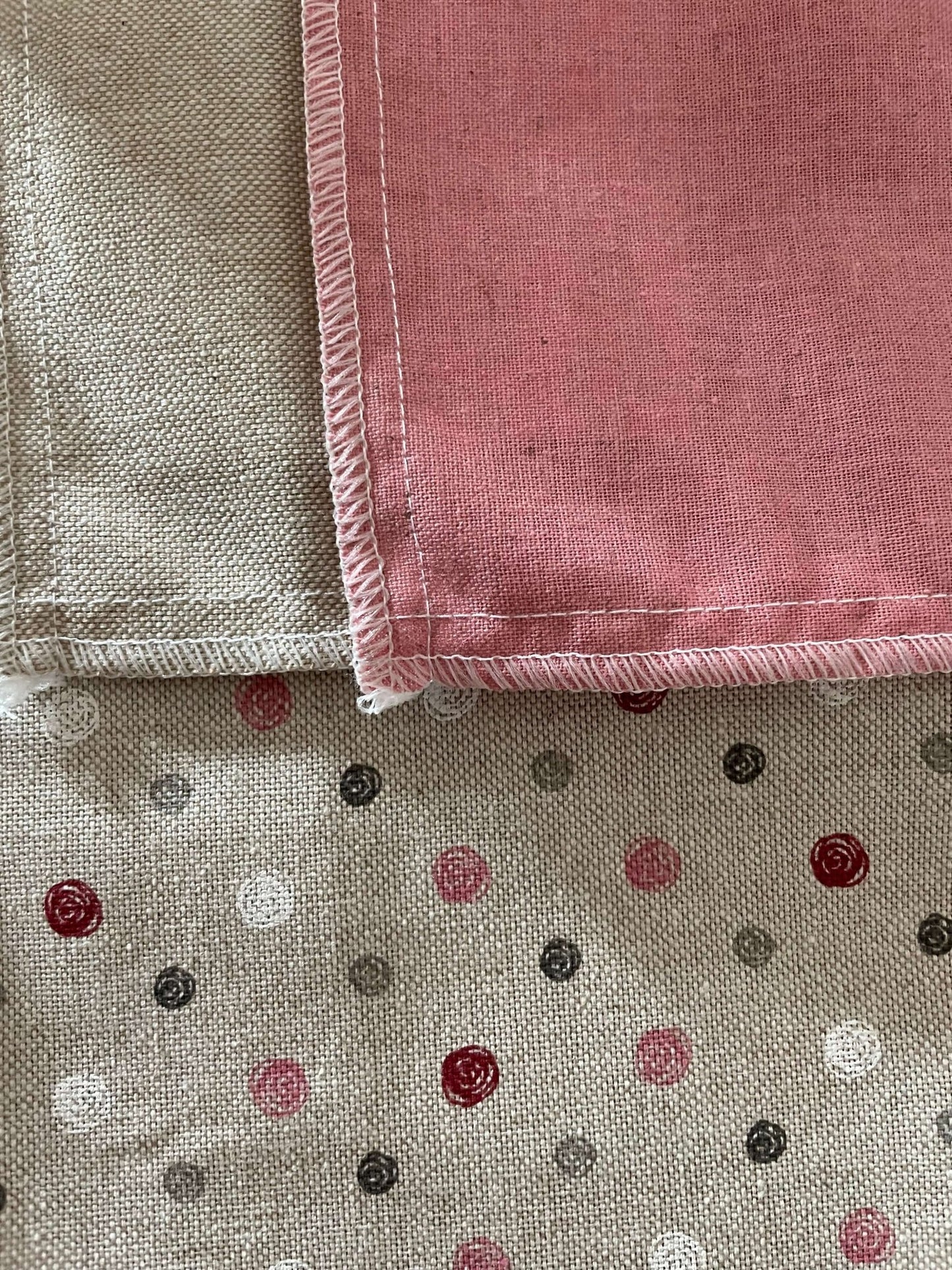 ( Fait au Québec ) Ensemble housse de couette SOFIA (Rose ) Housse de couette  ,disponible chez Literie-Déco et moi 