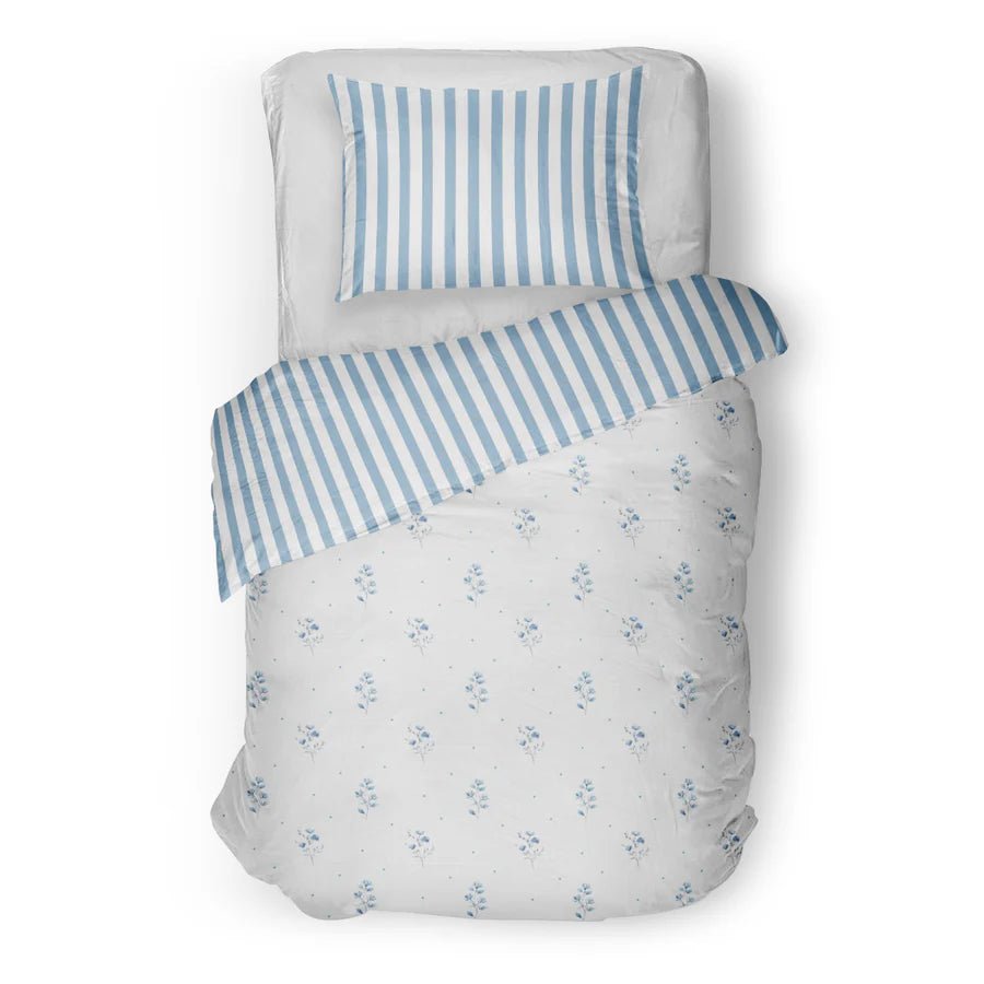 (FAIT AU QUEBEC) Fleurs bleues ligné - Couvre - lit pour enfants - Literie - Déco et moi