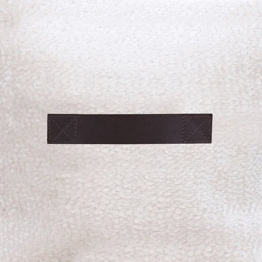  FAIT AU QUÉBEC- Pouf rond Sherpa  ( 6 teintes disponibles ) de Marie Dooley – PRODUIT  de qualité chez Literie & Déco et Moi