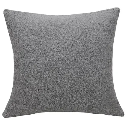 Coussin FLUFFY  ( gris )  ( 20''x 20'') coussins  ,disponible chez Literie-Déco et moi 