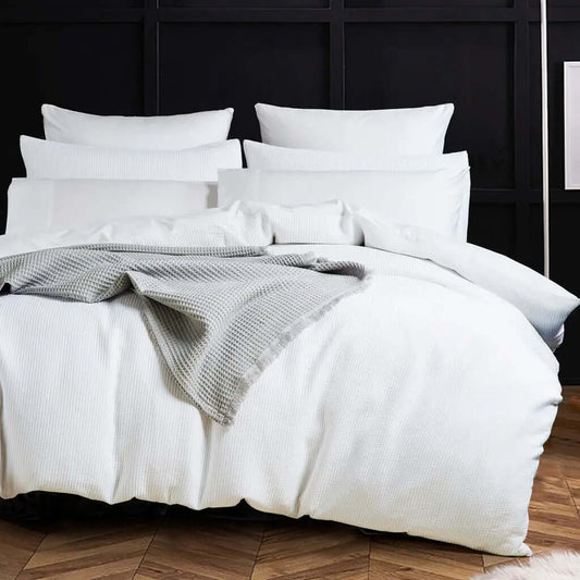 Housse de couette blanche DOVER Housse de couette  ,disponible chez Literie-Déco et moi 