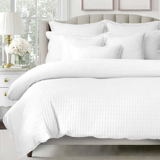 Housse de couette gaufrée HONEYCOMB  ( Blanc ) - Par Colcha Linens Housse de couette  ,disponible chez Literie-Déco et moi 