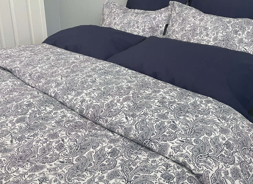 Housse de couette MARINE PAISLEY  ( Fait au Canada ) Housse de couette  ,disponible chez Literie-Déco et moi 