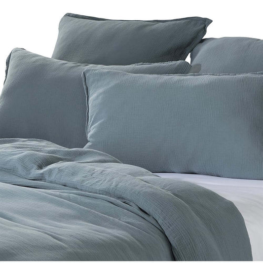 Housse de couette MUSLIN ( BLEU ACIER)- Par Brunelli Housse de couette  ,disponible chez Literie-Déco et moi 