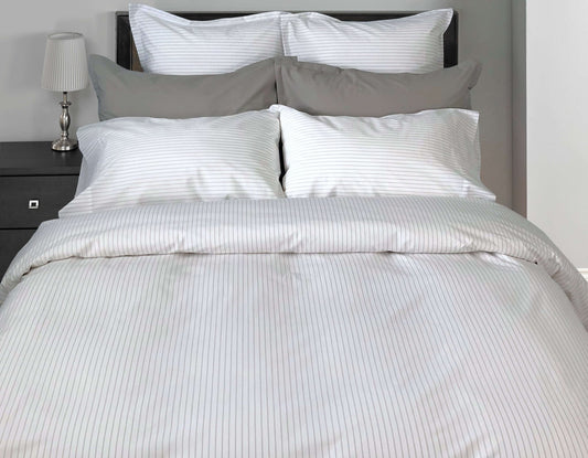Housse de couette rayée grise GEORGIA  ( FAIT AU CANADA ) Housse de couette  ,disponible chez Literie-Déco et moi 