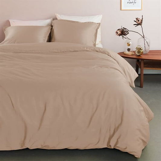 Housse de couette taupe SMOOTHIES- Par Brunelli Housse de couette  ,disponible chez Literie-Déco et moi 