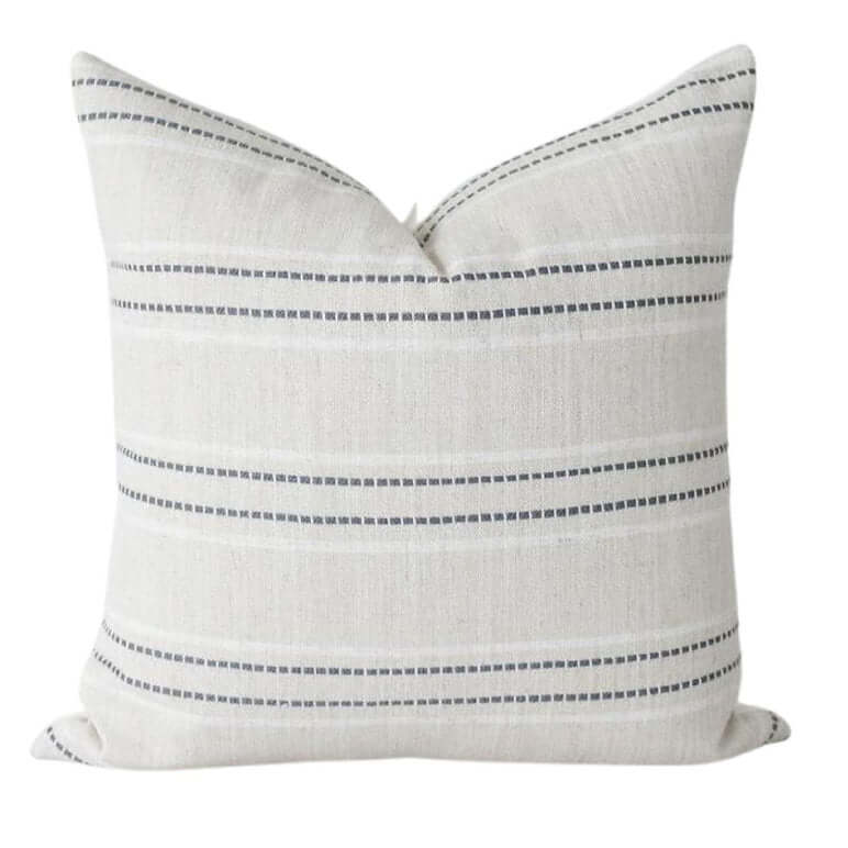 Housse de coussin FARMHOUSE ( Beige, blanc et gris foncé ) 20'' x 20' - Literie - Déco et moi