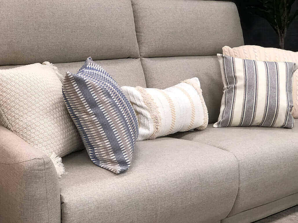 Housse de coussin FARMHOUSE ( Café et beige )  20'' x 20'' - coussins Livia - Literie-Déco et moi 