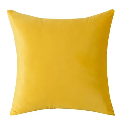 Coussin jaune VELVET  ( 12'' X 20'') ou ( 18'' X 18'') coussins  ,disponible chez Literie-Déco et moi 