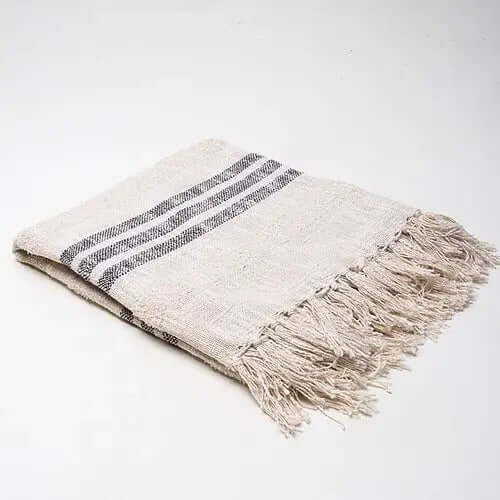 Jeté COZY- ( Beige ) - Jeté Livia - $89.99! Literie-Déco et moi 