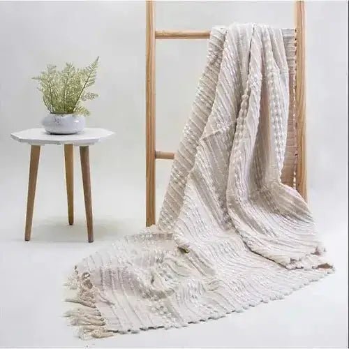 Jeté COZY- ( Beige ) - Jeté Livia - $89.99! Literie-Déco et moi 