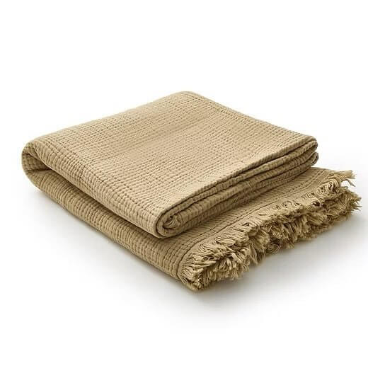 Jeté COZY- BLÉ  ( 50''x60'') - Jeté Livia - $79.99! Literie-Déco et moi 