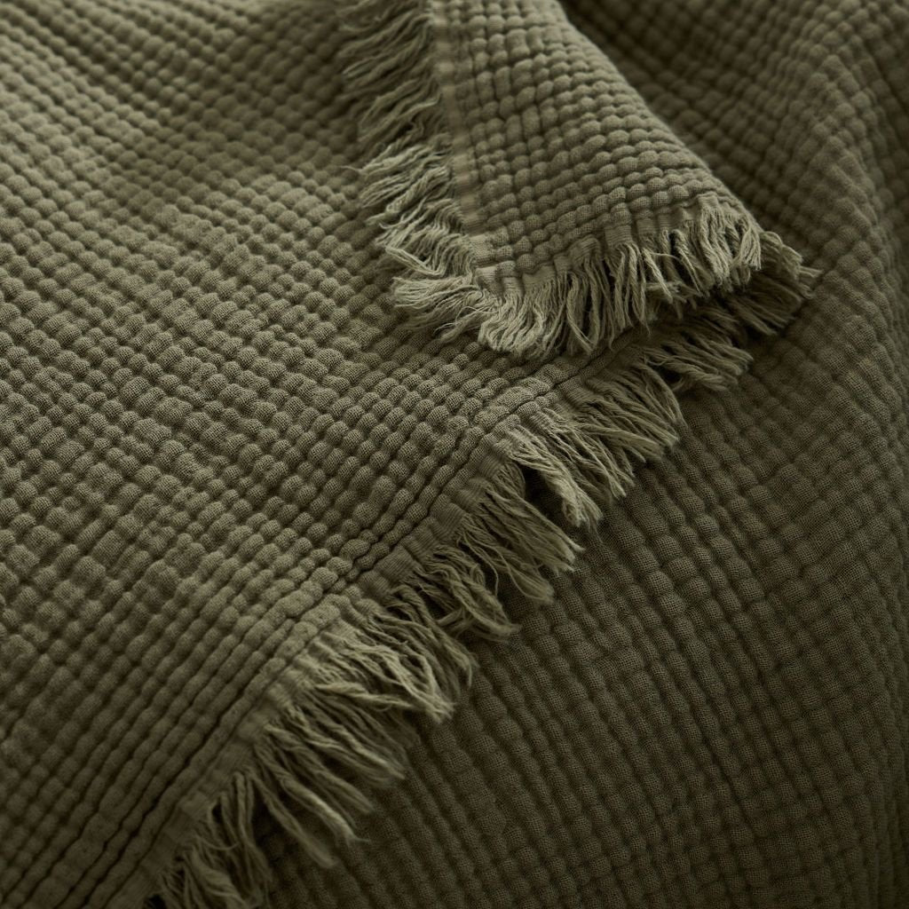 Jeté COZY- Gris  ( 50''x60'') - Jeté Livia - $79.99! Literie-Déco et moi 