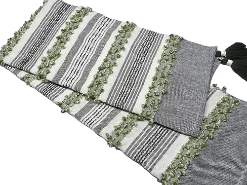 Jeté COZY- Gris et vert  ( 50''x60'') Jeté  ,disponible chez Literie-Déco et moi 