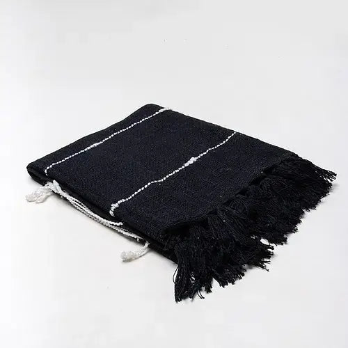 Jeté COZY- ( Noir ) Jeté  ,disponible chez Literie-Déco et moi 