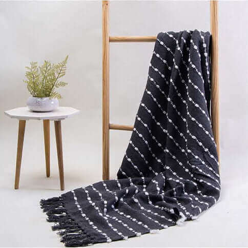 Jeté COZY- ( Noir et blanc ) - Jeté Livia - Literie-Déco et moi 