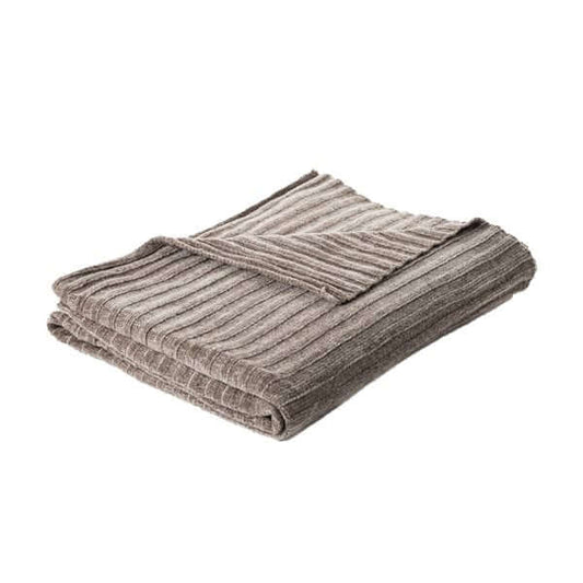 Jeté en chenille taupe HIPPY - par Brunelli Jeté  ,disponible chez Literie-Déco et moi 