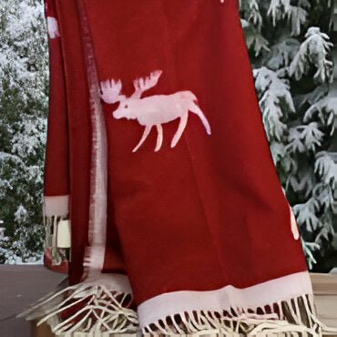 Jeté en laine Chevreuil rouge ( 100% laine ) Coussins  ,disponible chez Literie-Déco et moi 