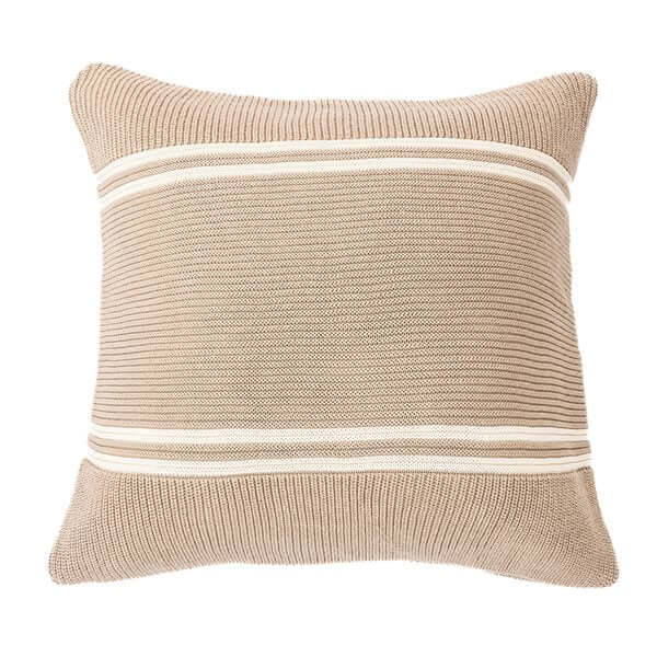 Coussin en tricot taupe HUDSON ( 18'' x 18'')- Par Brunelli coussins  ,disponible chez Literie-Déco et moi 
