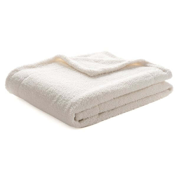 Jeté ivoire PLUSH  ( 50''x60'')- Par Brunelli Jeté  ,disponible chez Literie-Déco et moi 