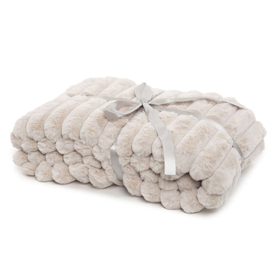Jeté Raya ( beige )  ( 50'' x 60'') Jeté  ,disponible chez Literie-Déco et moi 