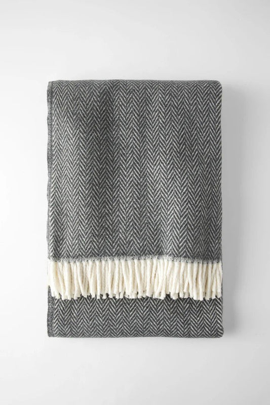 Jeté Skyline ( Gris foncé)  ( 55''x 70'') - Jeté CHÉNÉ - $139.99! Literie-Déco et moi 