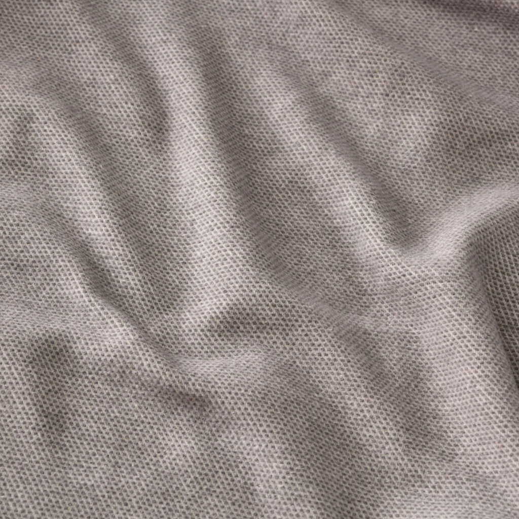 Jeté Skyline ( Gris pâle ) ( 55''x 70'') - Literie - Déco et moi