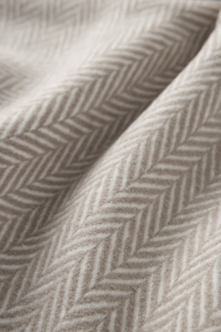 Jeté Skyline ( Taupe )  ( 55''x 70'') - Jeté CHÉNÉ - Literie-Déco et moi 