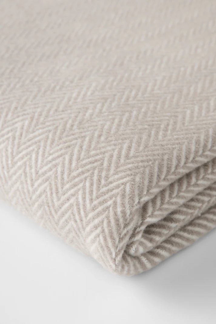 Jeté Skyline ( Taupe )  ( 55''x 70'') - Jeté CHÉNÉ - Literie-Déco et moi 