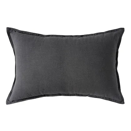 Coussin noir LINEN ( 12'' X 20'') ou (20'' x 20'') coussins  ,disponible chez Literie-Déco et moi 