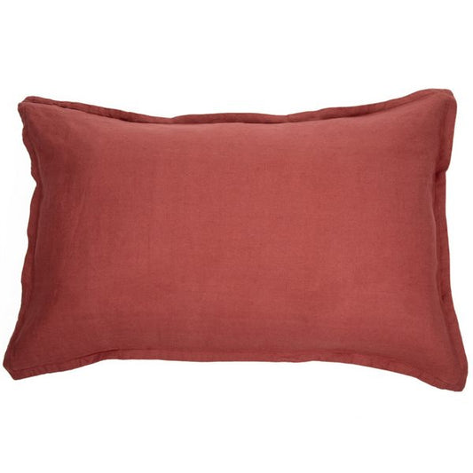 Cache oreiller en lin terracotta LINEN-  Par Brunelli Cache oreillers  ,disponible chez Literie-Déco et moi 