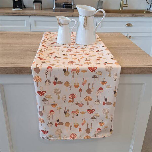 Nappe imprimée de champignons CHANTERELLE  - Par Brunelli - NAPPES Brunelli - $27.99! Literie-Déco et moi 