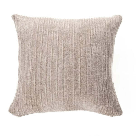 Oreiller européen en chenille taupe HIPPY- par Brunelli coussins  ,disponible chez Literie-Déco et moi 