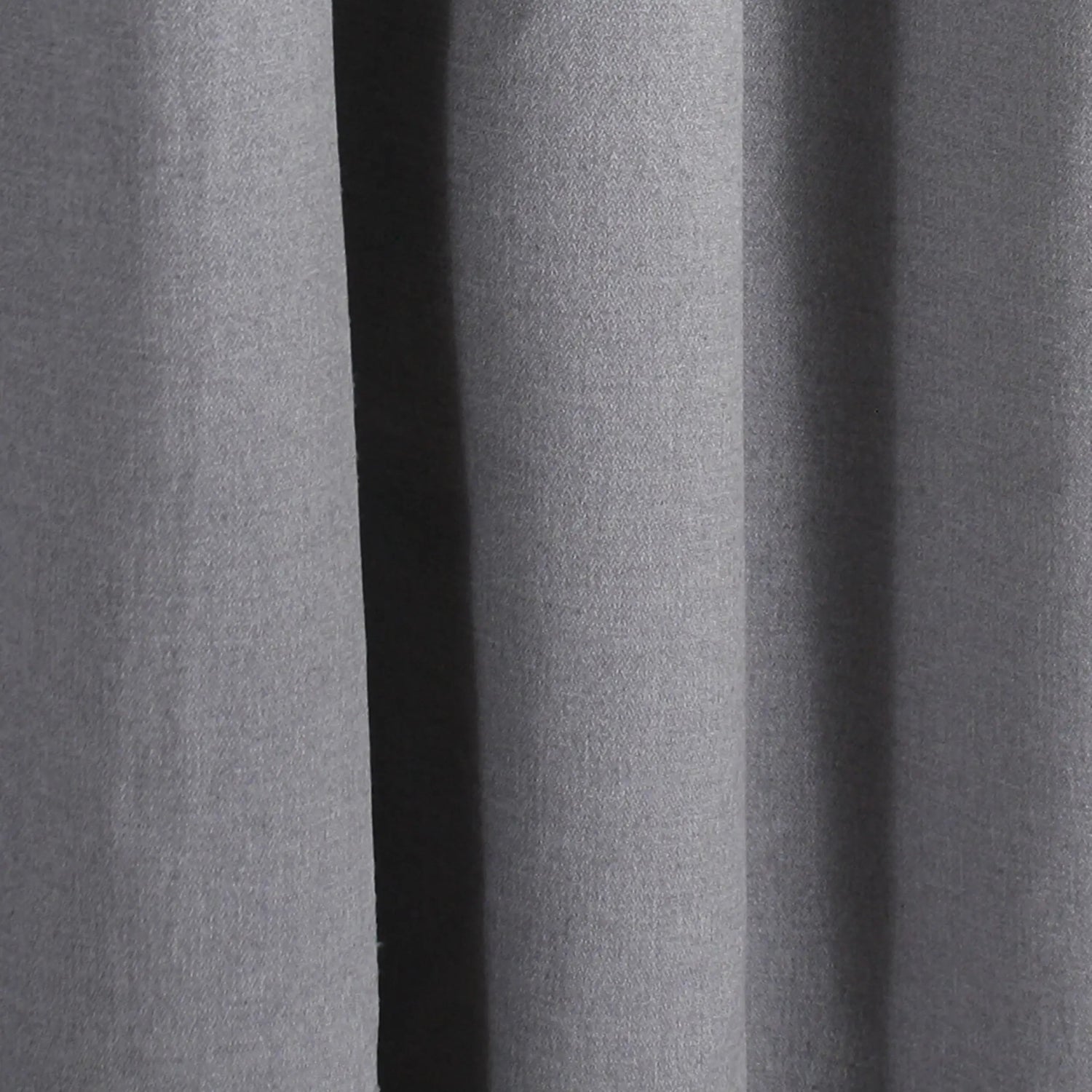 Rideau  opaque SHERBROOKE  ( Gris moyen) rideau  ,disponible chez Literie-Déco et moi 