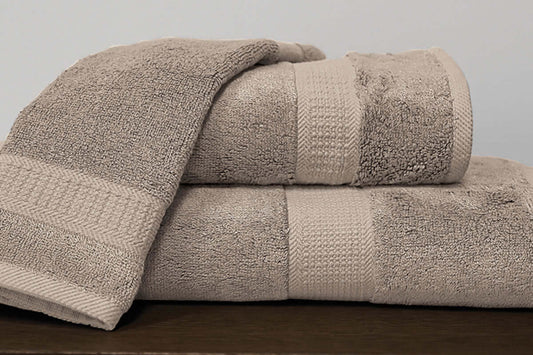 Serviettes en bambou/coton ( Taupe ) serviettes de bain  ,disponible chez Literie-Déco et moi 