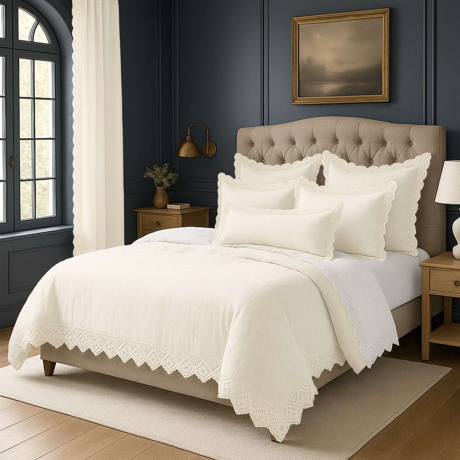 FAIT AU CANADA- Modèle ELSIE , avec finition Dentelle ( Ivoire ) - Par Colcha Linens Douillette, Couvre-lit, Housse de couette  ,disponible chez Literie-Déco et moi 