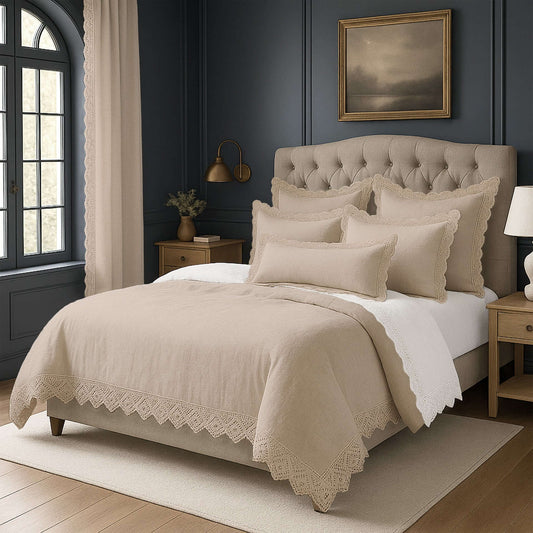 FAIT AU CANADA- Modèle ELSIE , avec finition Dentelle ( Naturel) - Par Colcha Linens Douillette, Couvre-lit, Housse de couette  ,disponible chez Literie-Déco et moi 
