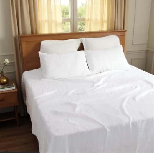 Ensemble de draps en coton égyptien (300 fils) -Blanc Draps ,disponible chez Literie-Déco et moi